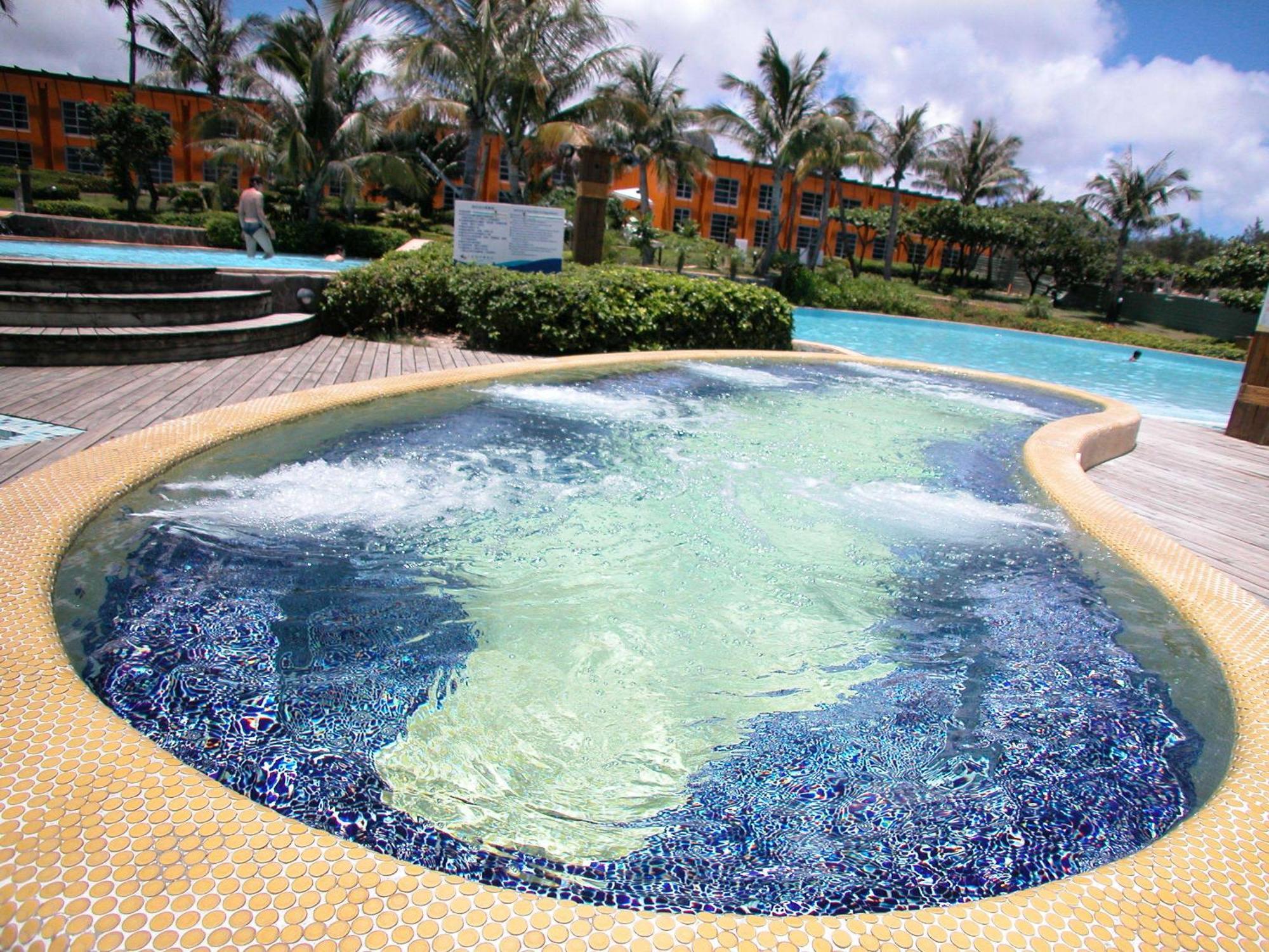 Chateau Beach Resort Kenting Konforlar fotoğraf A spa pool