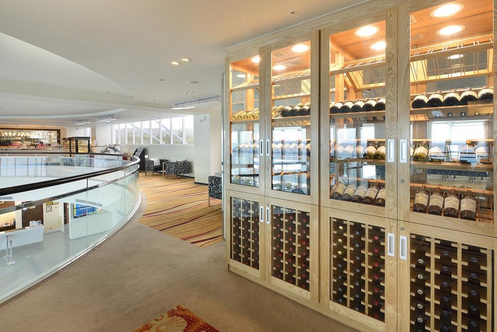 Chateau Beach Resort Kenting Dış mekan fotoğraf Wine lockers at the airport